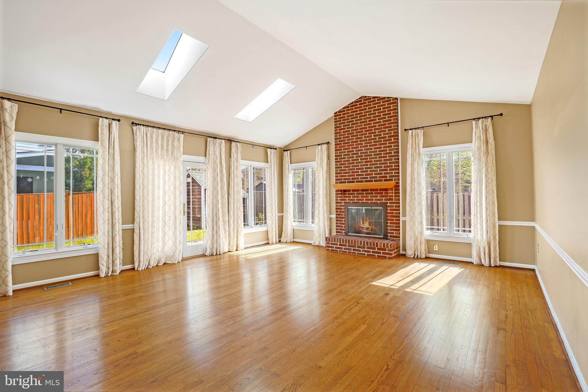 8212 COLLINGWOOD COURT