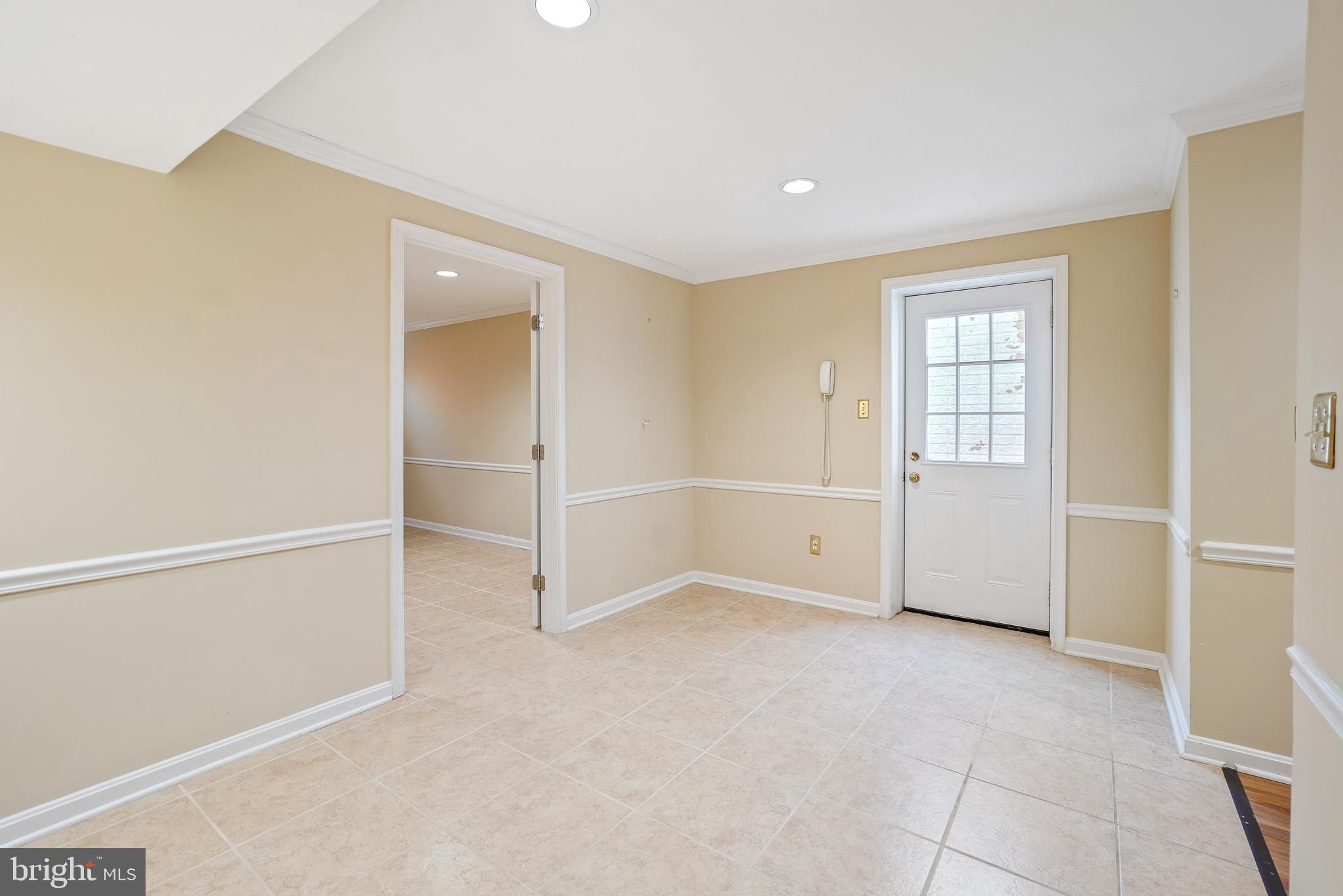 8212 COLLINGWOOD COURT