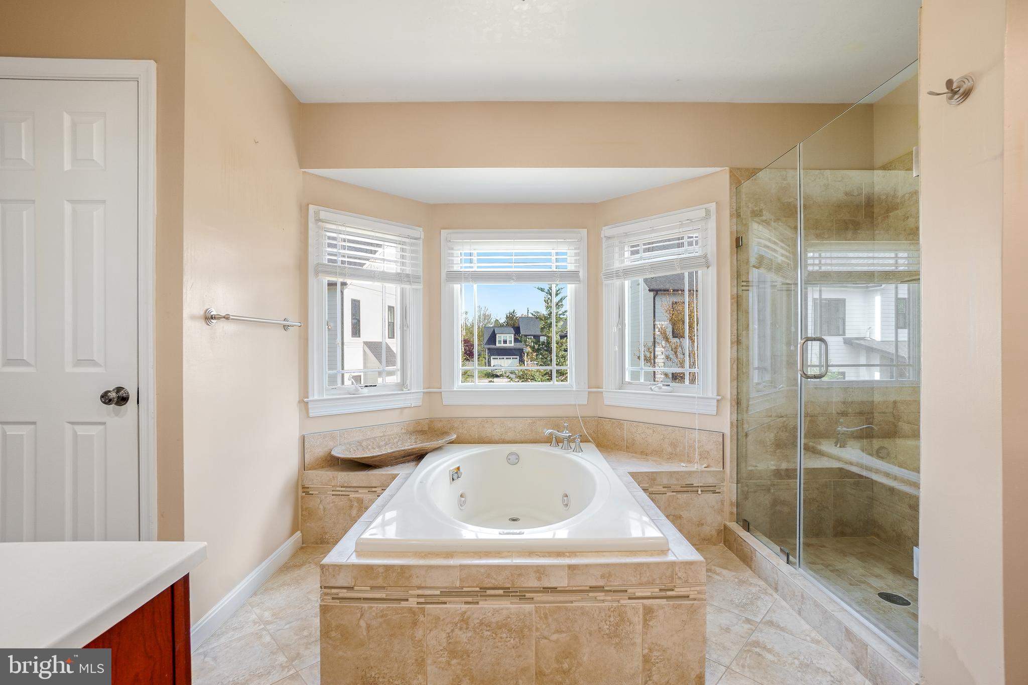 8212 COLLINGWOOD COURT