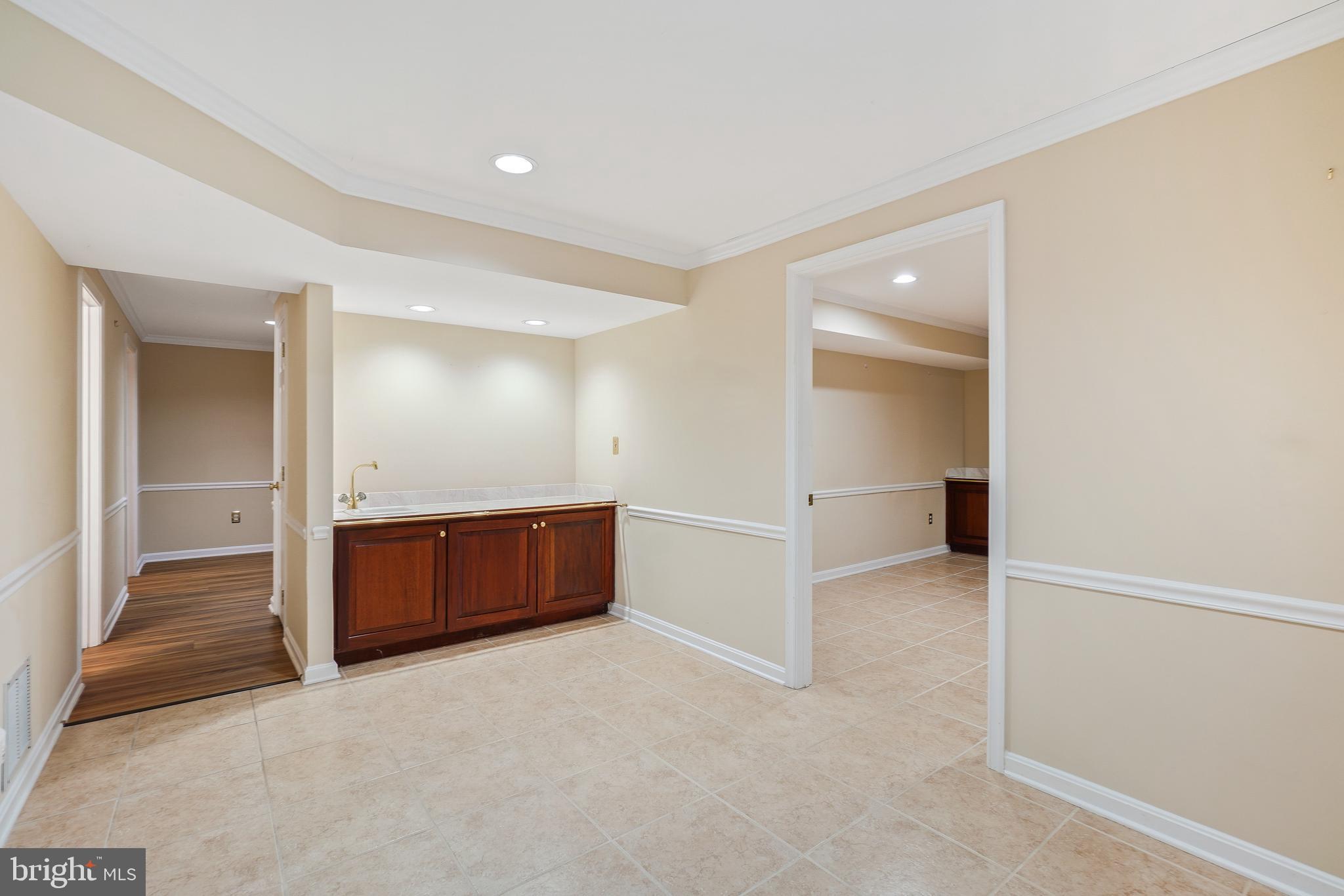 8212 COLLINGWOOD COURT