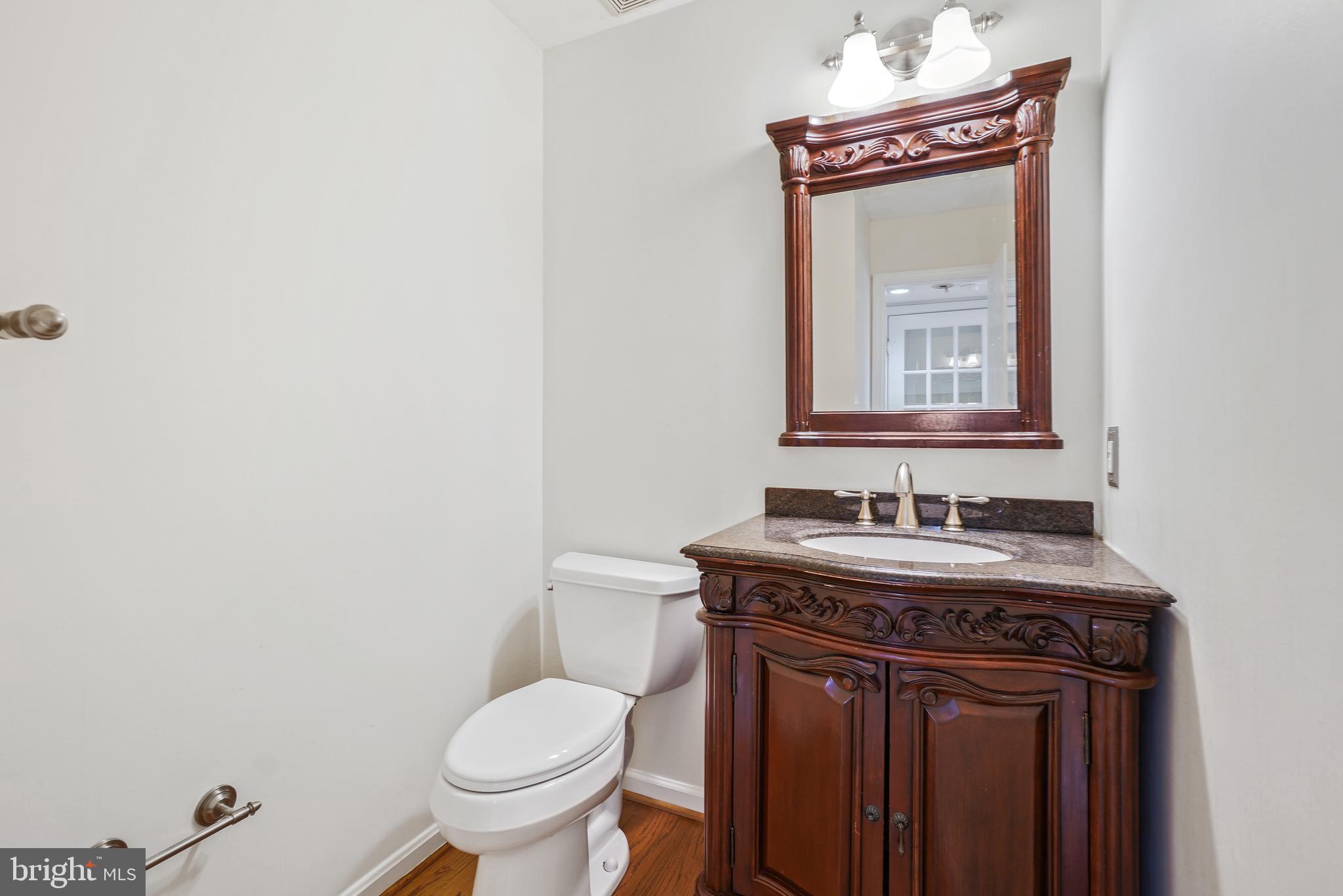 8212 COLLINGWOOD COURT