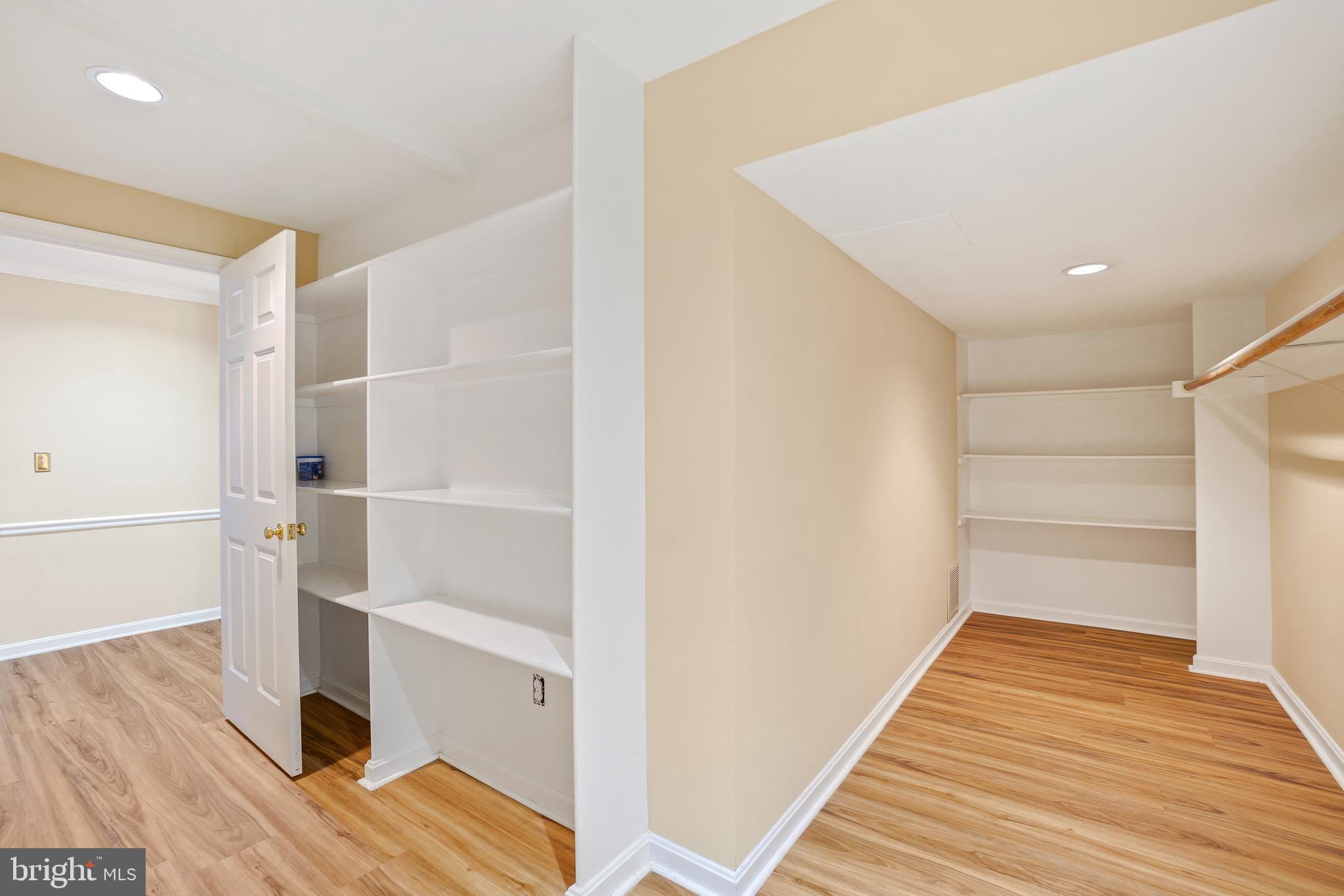 8212 COLLINGWOOD COURT