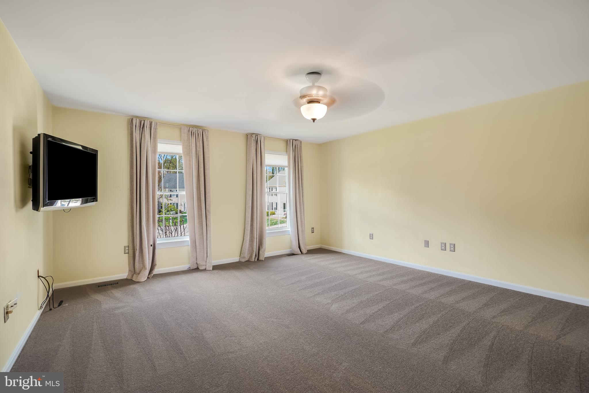 8212 COLLINGWOOD COURT