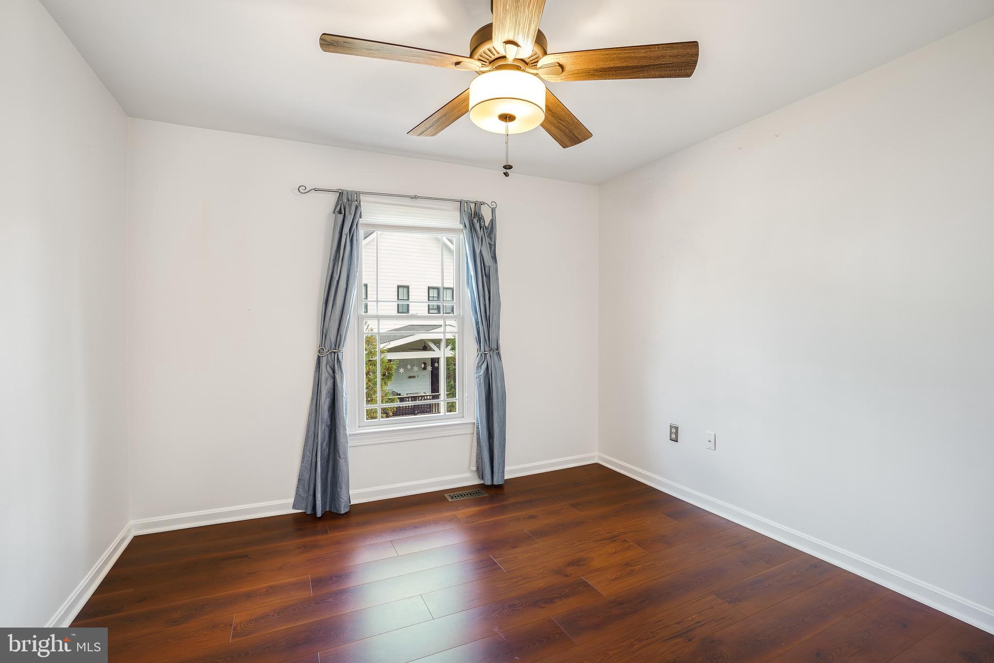 8212 COLLINGWOOD COURT