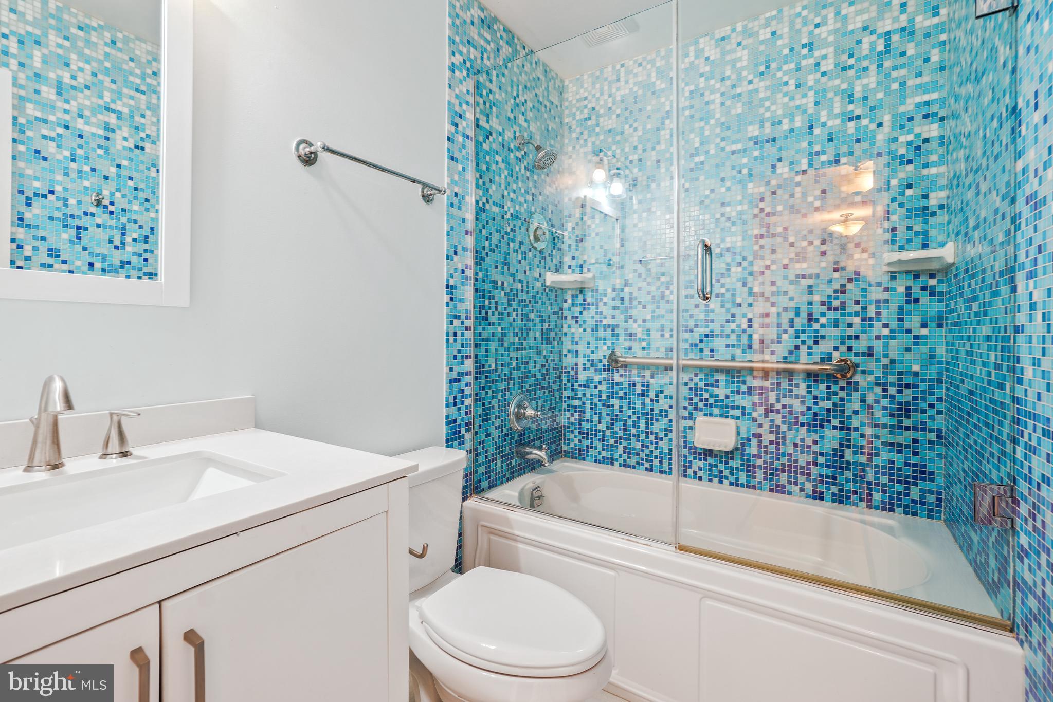 8212 COLLINGWOOD COURT