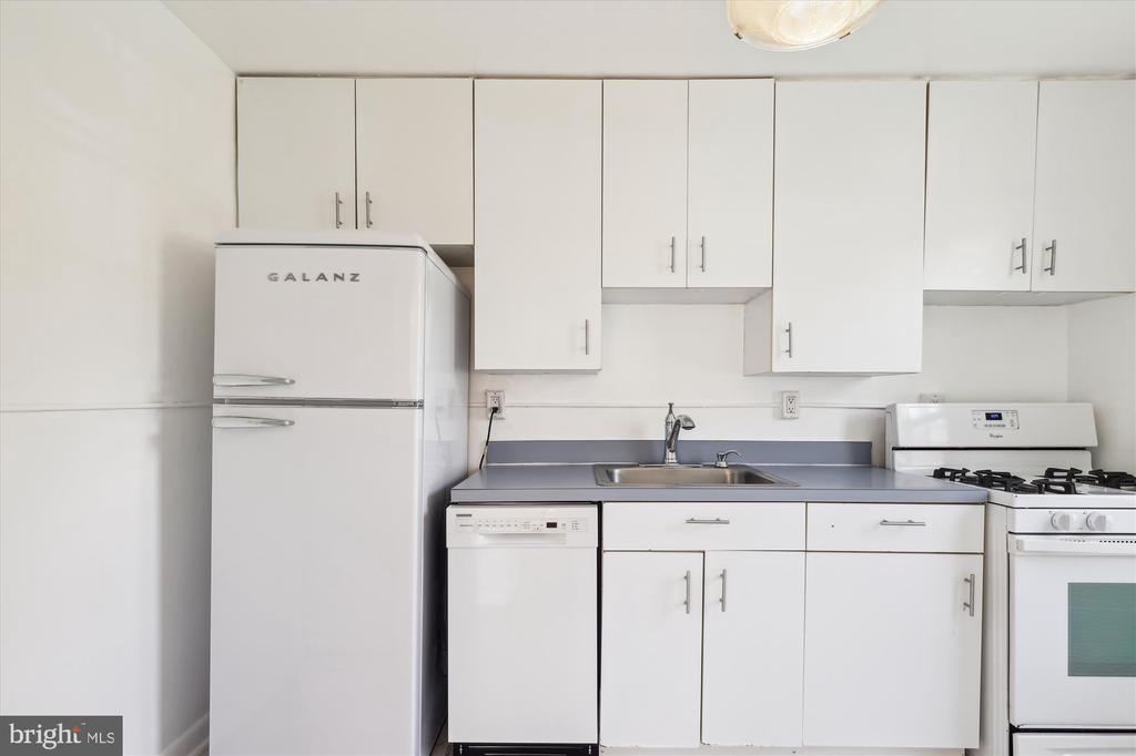 6615 POTOMAC AVENUE Unit: A2