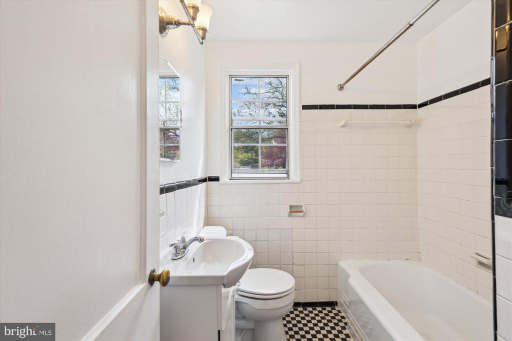 6615 POTOMAC AVENUE Unit: A2
