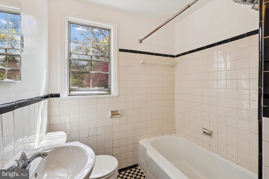 6615 POTOMAC AVENUE Unit: A2