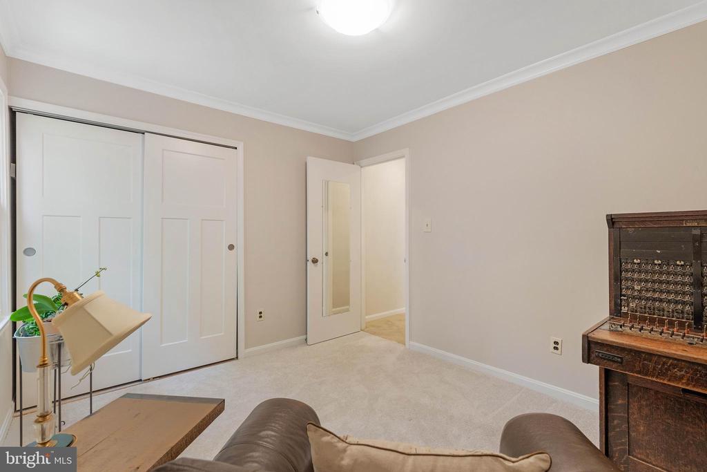 8621 ETTA DRIVE