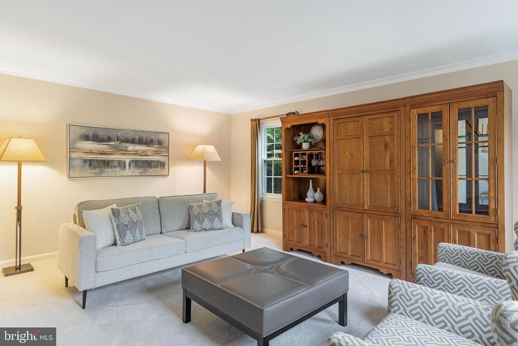 8621 ETTA DRIVE
