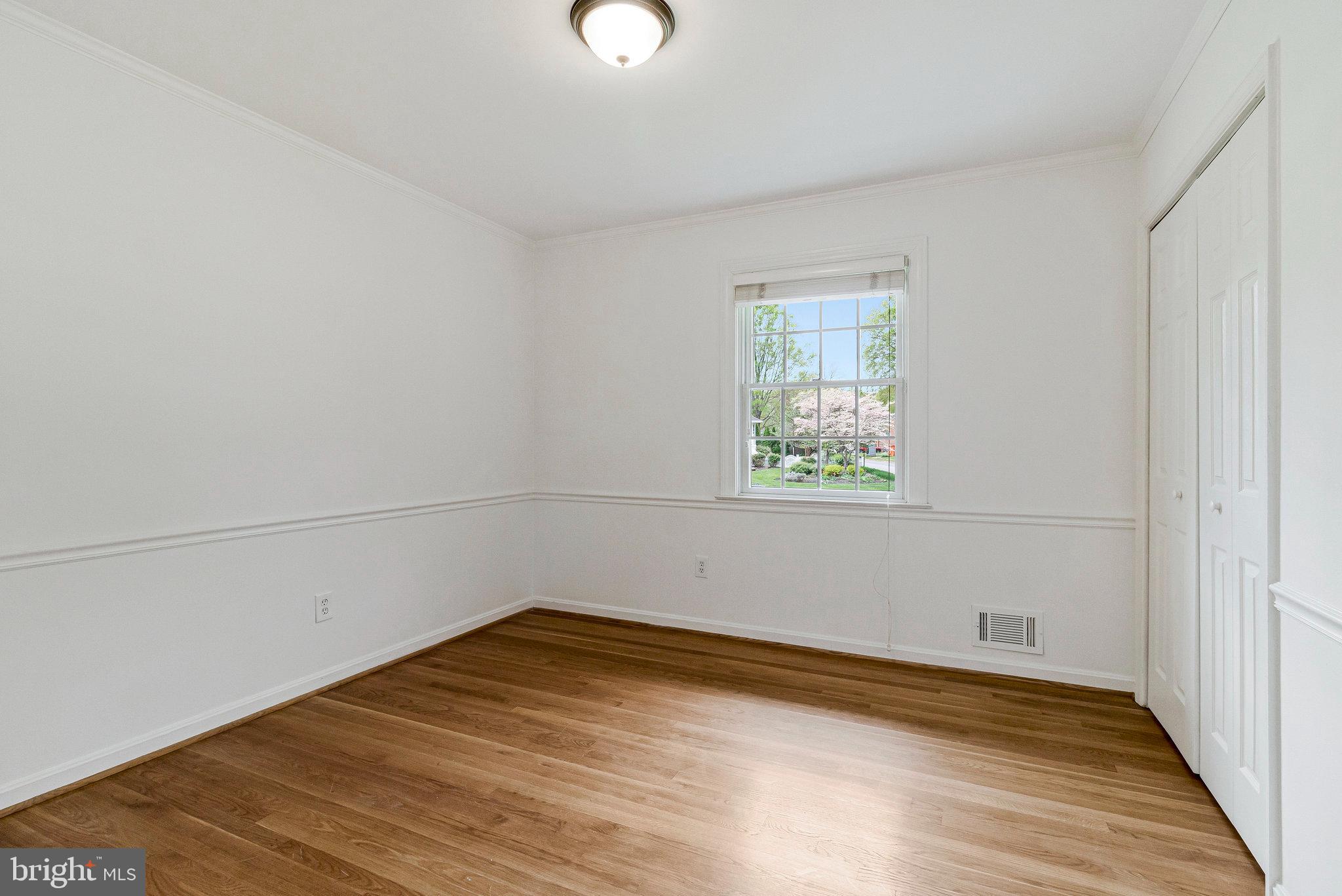 1106 EMERALD DRIVE