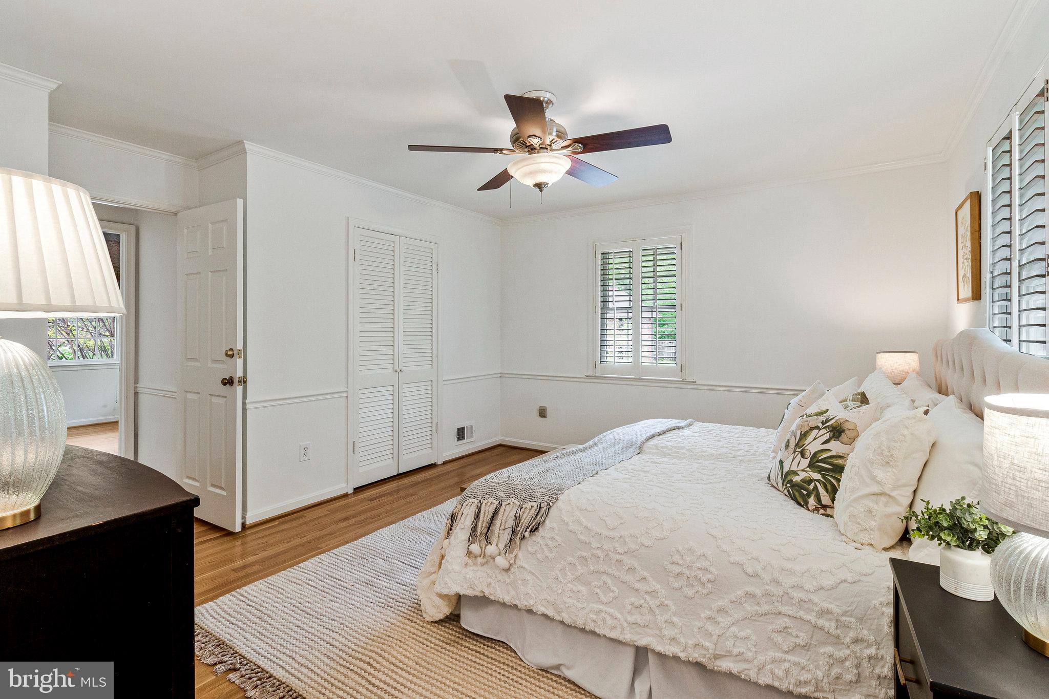 1106 EMERALD DRIVE