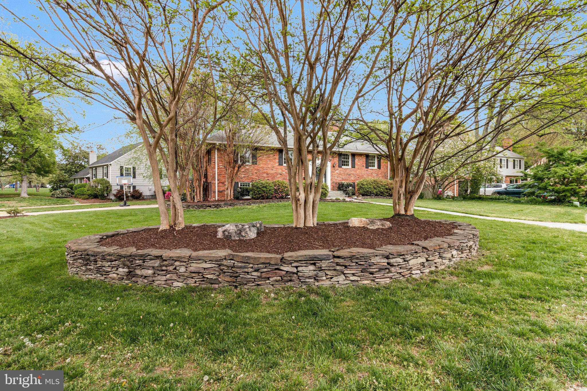 1106 EMERALD DRIVE