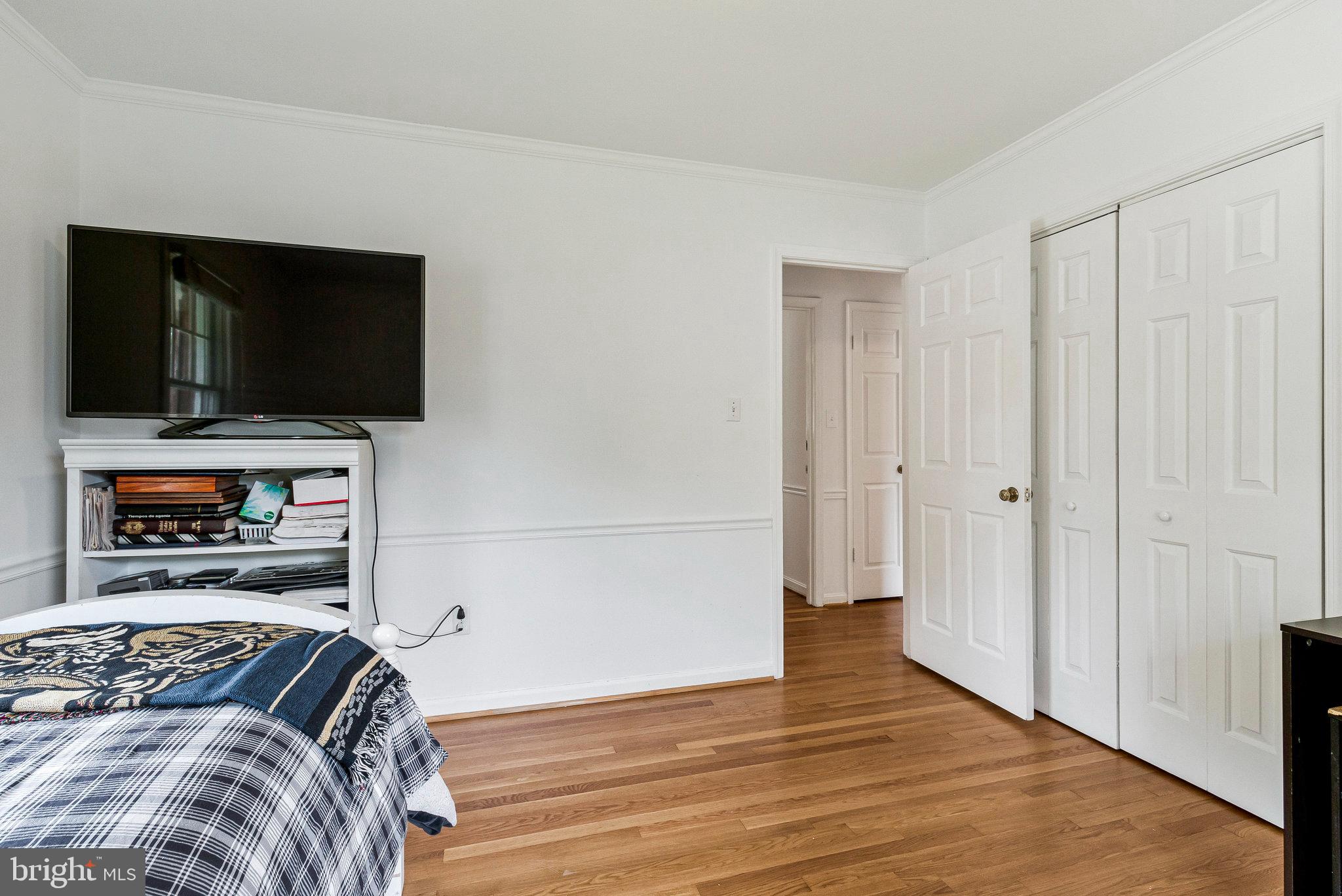1106 EMERALD DRIVE