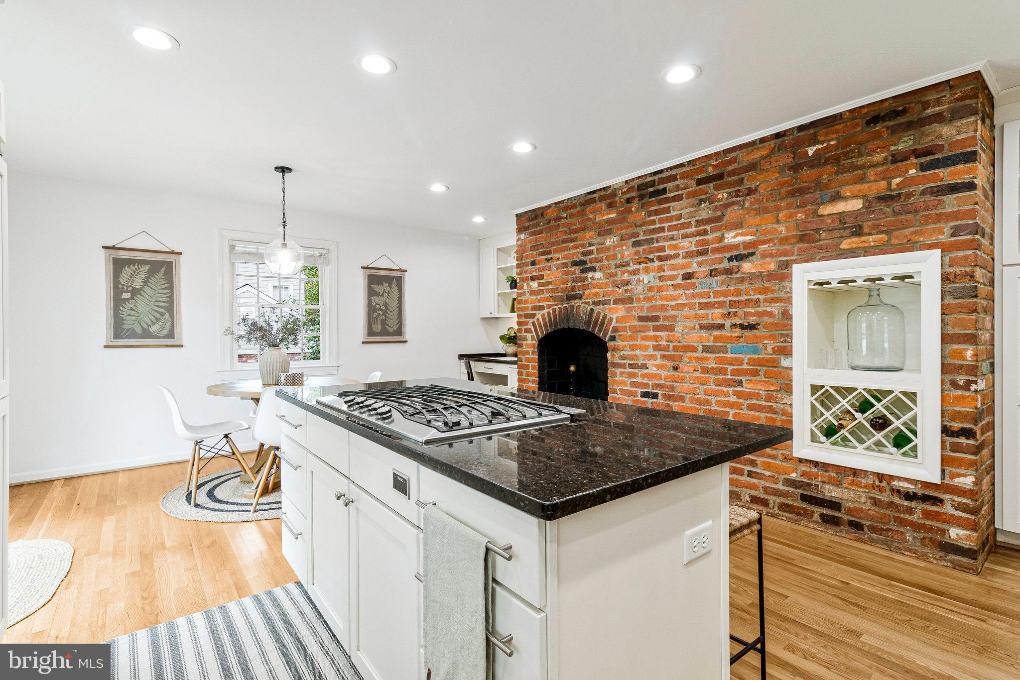 1106 EMERALD DRIVE