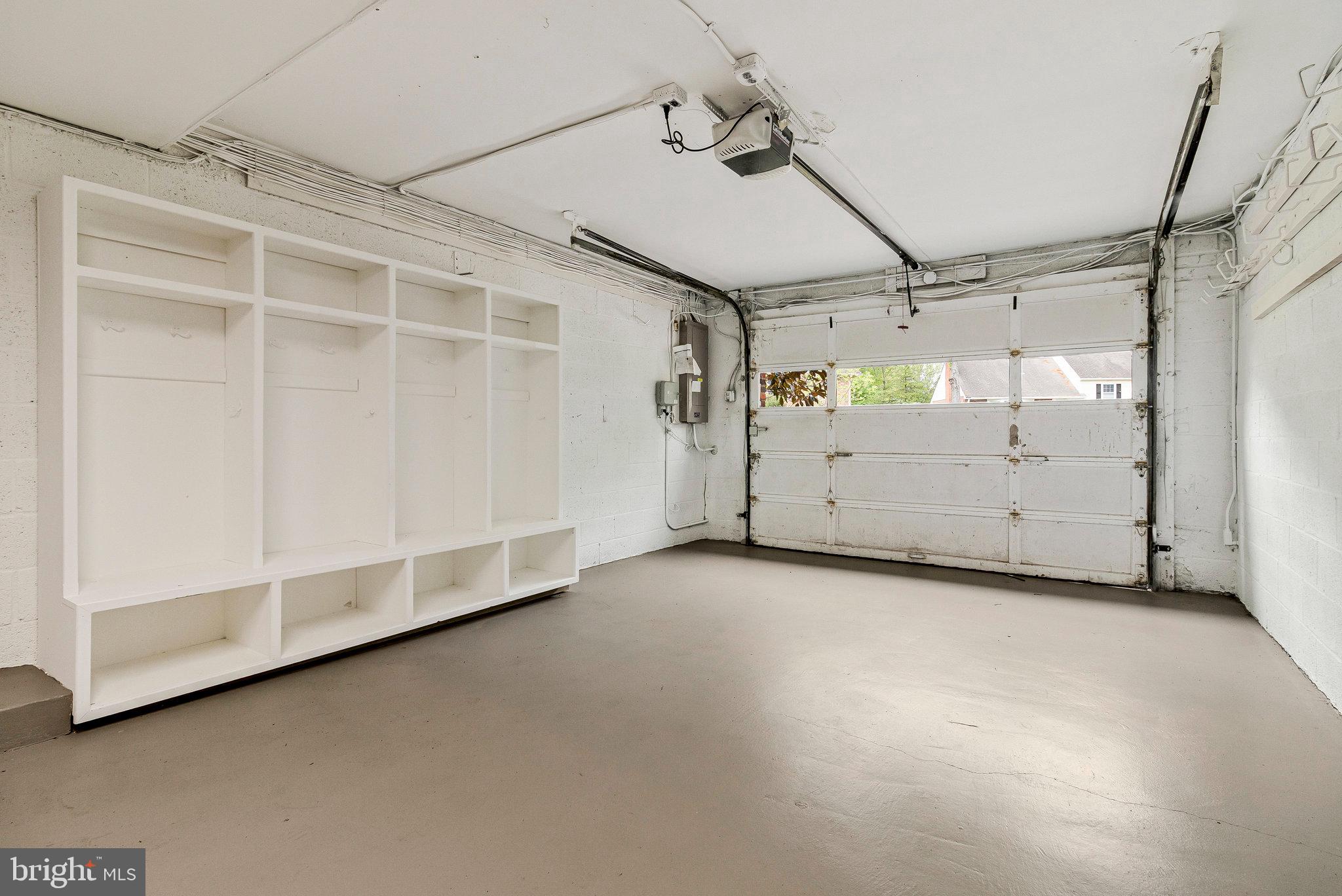 1106 EMERALD DRIVE