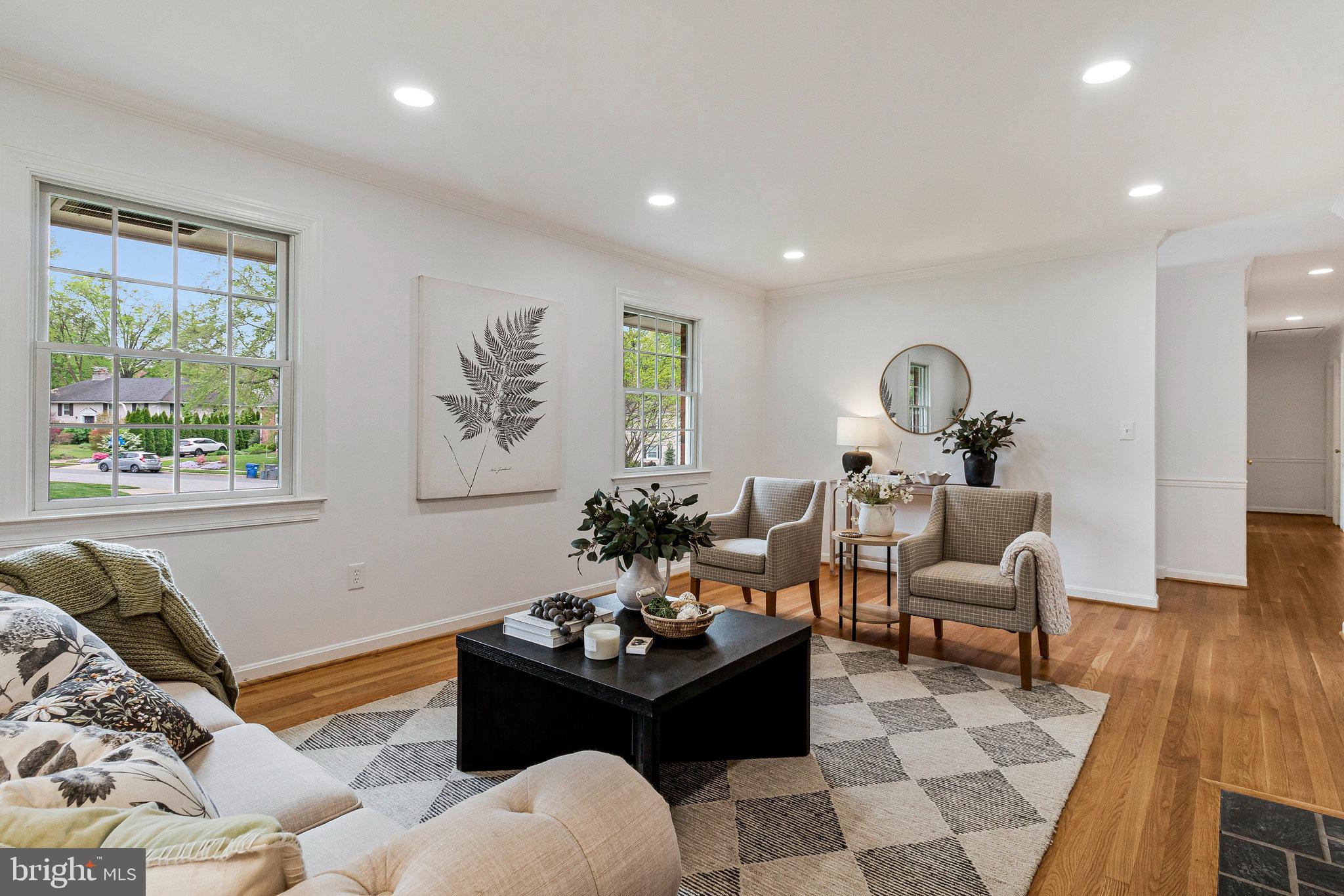 1106 EMERALD DRIVE
