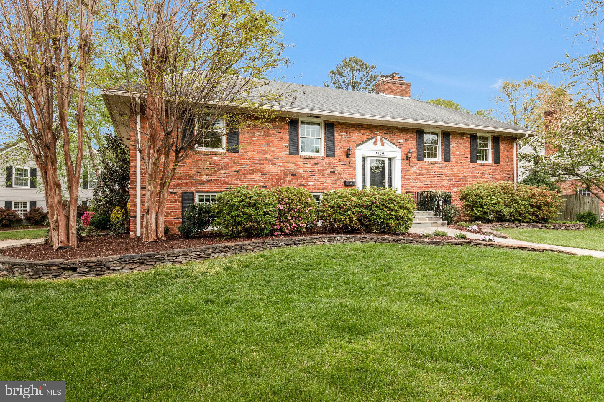 1106 EMERALD DRIVE