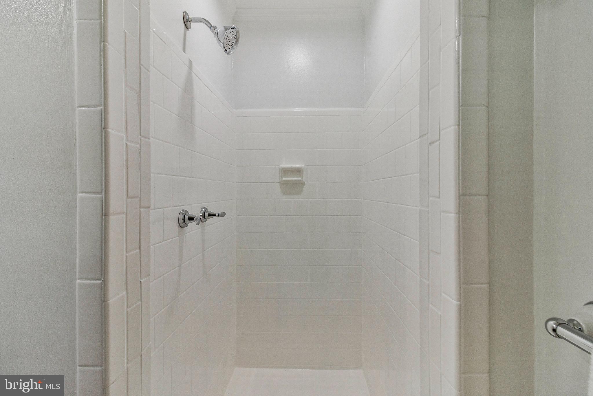 1106 EMERALD DRIVE
