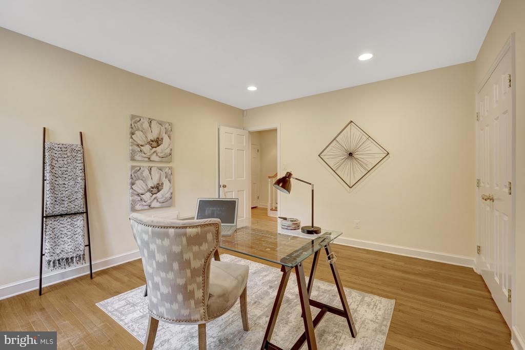 9115 MILL POND VALLEY DRIVE