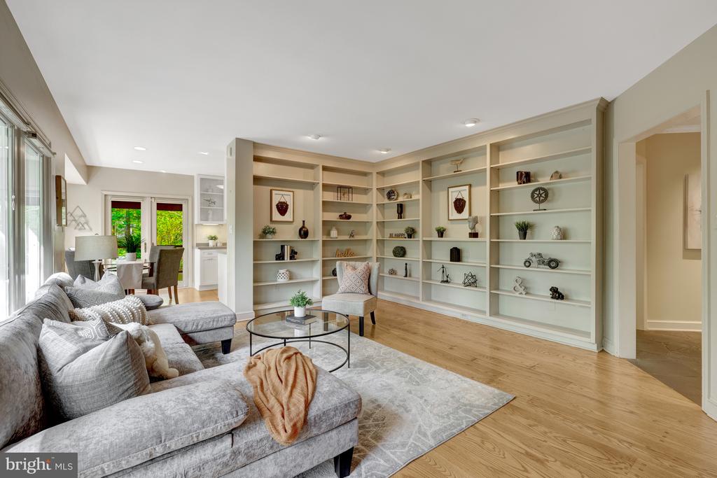 9115 MILL POND VALLEY DRIVE