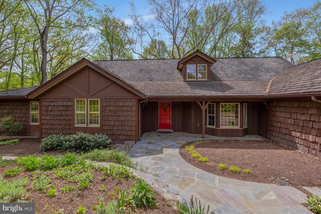 9115 MILL POND VALLEY DRIVE