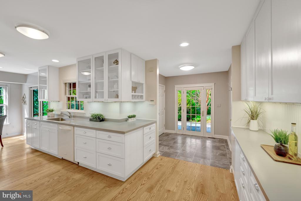 9115 MILL POND VALLEY DRIVE