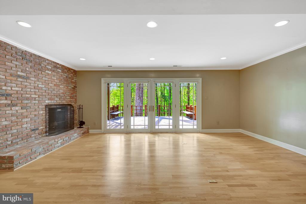 9115 MILL POND VALLEY DRIVE