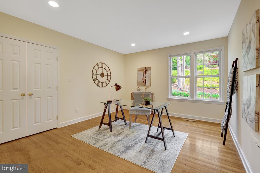 9115 MILL POND VALLEY DRIVE