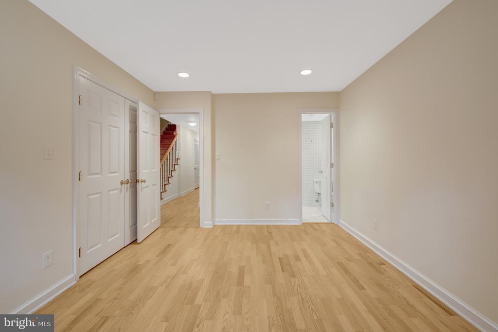 9115 MILL POND VALLEY DRIVE