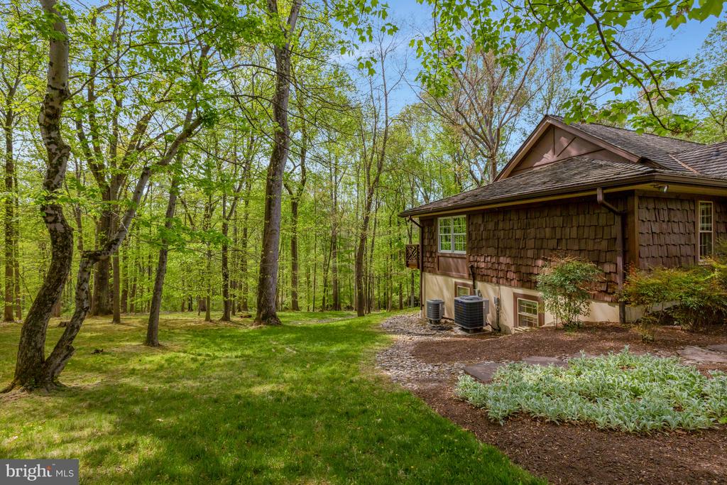 9115 MILL POND VALLEY DRIVE
