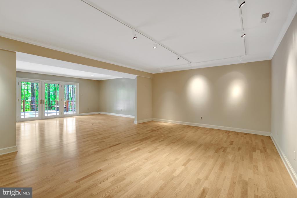 9115 MILL POND VALLEY DRIVE