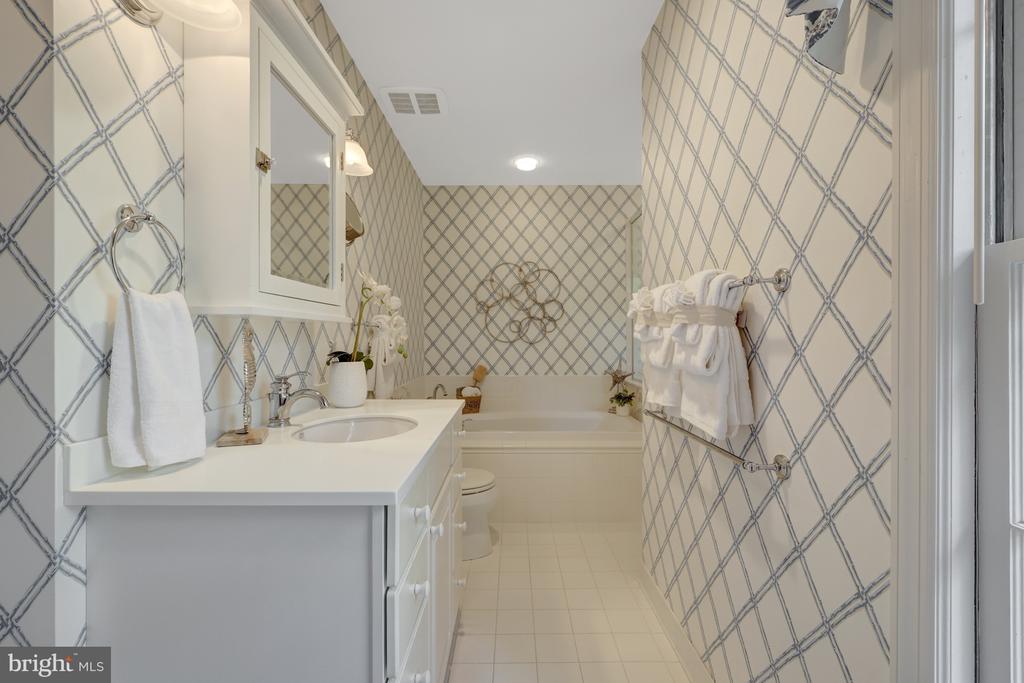 9115 MILL POND VALLEY DRIVE