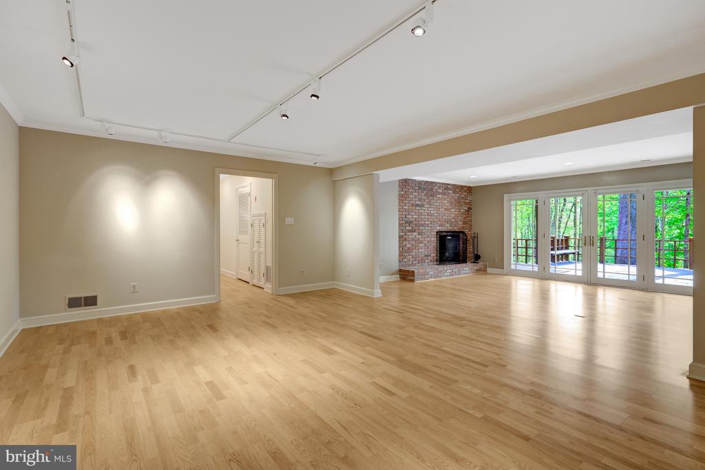 9115 MILL POND VALLEY DRIVE
