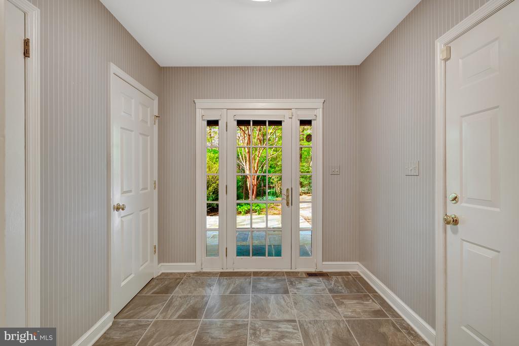 9115 MILL POND VALLEY DRIVE