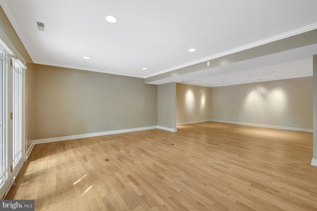 9115 MILL POND VALLEY DRIVE