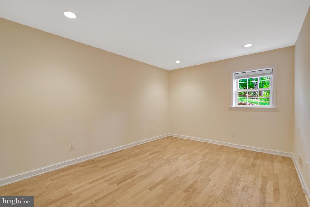 9115 MILL POND VALLEY DRIVE