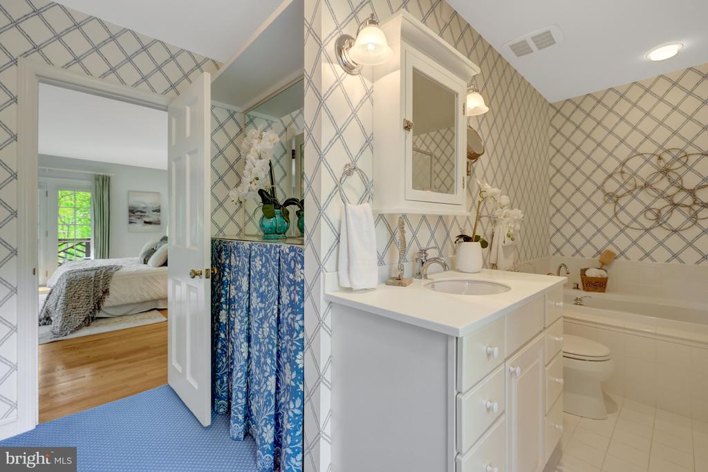 9115 MILL POND VALLEY DRIVE