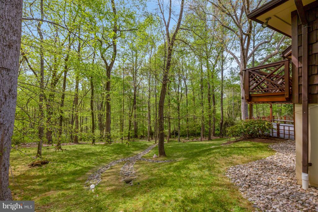 9115 MILL POND VALLEY DRIVE