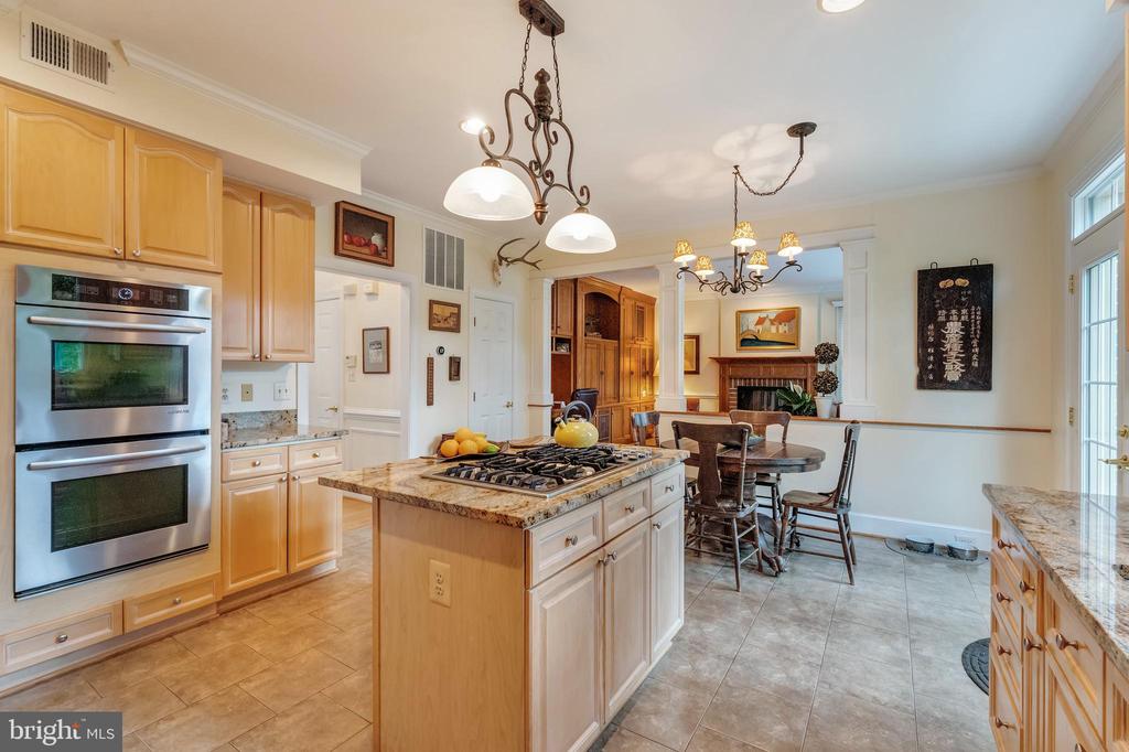 1916 ARMAND COURT