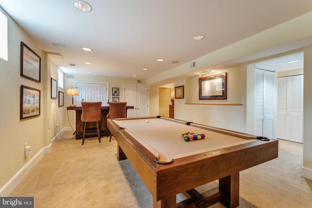 1916 ARMAND COURT