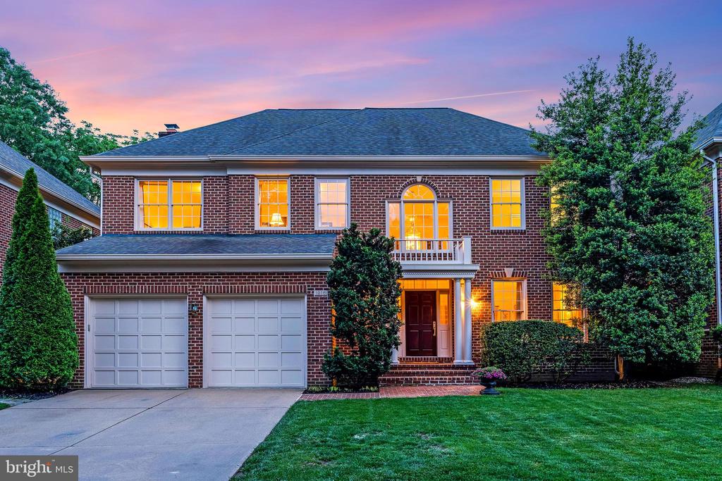 1916 ARMAND COURT