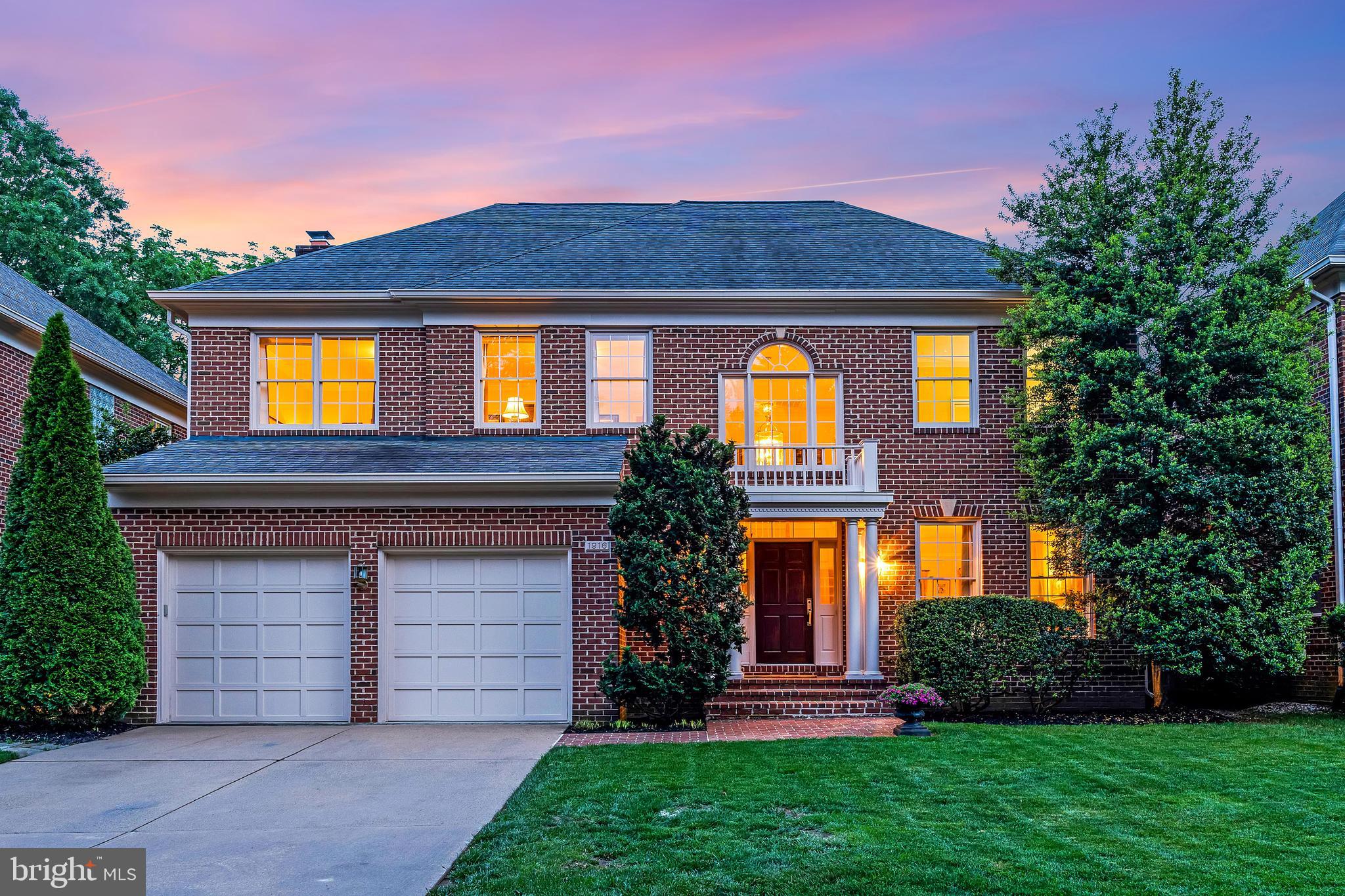 1916 ARMAND COURT