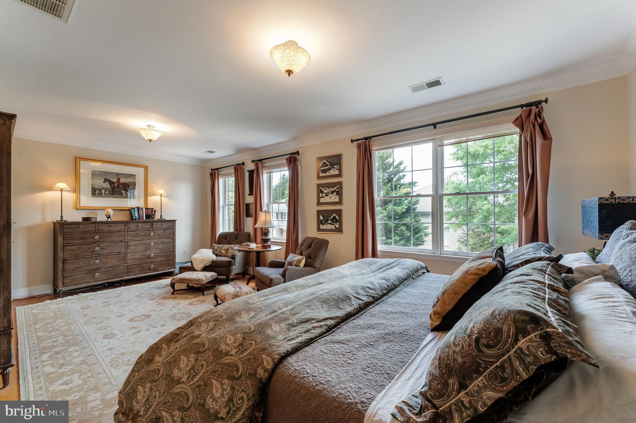 1916 ARMAND COURT