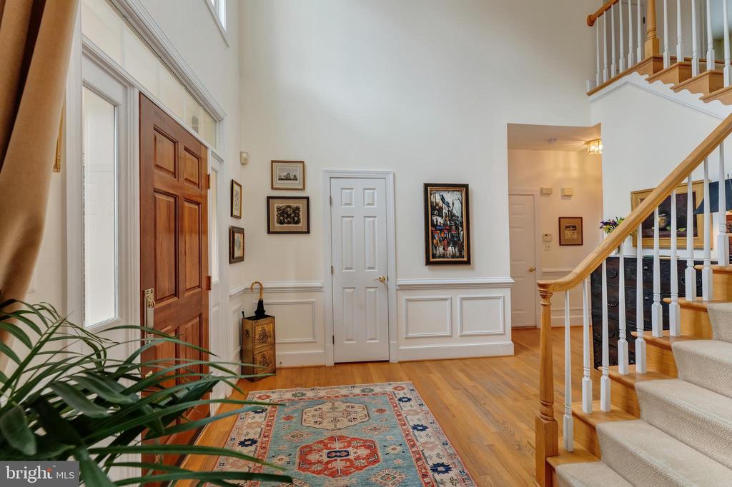 1916 ARMAND COURT