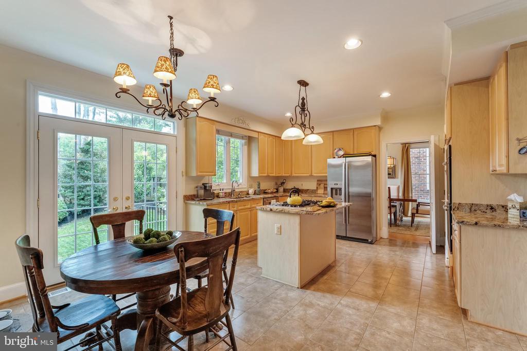 1916 ARMAND COURT