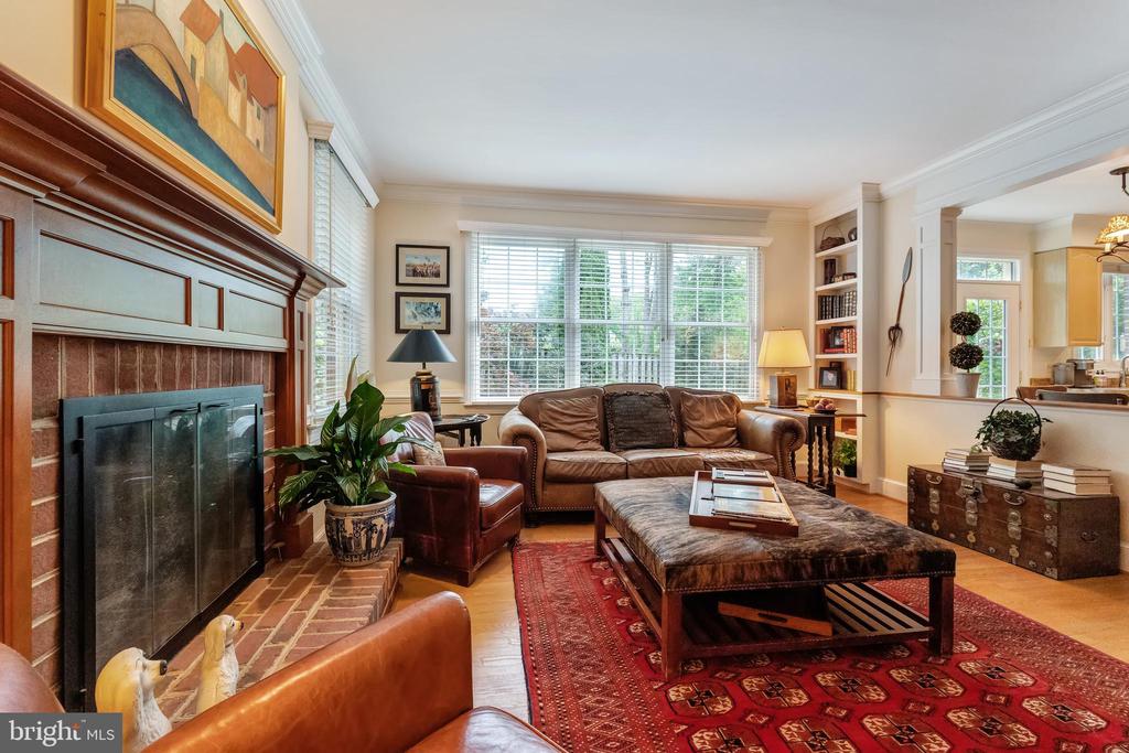 1916 ARMAND COURT