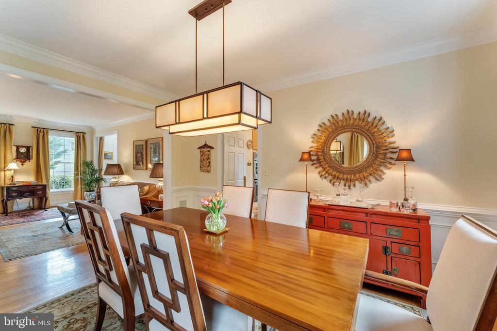 1916 ARMAND COURT