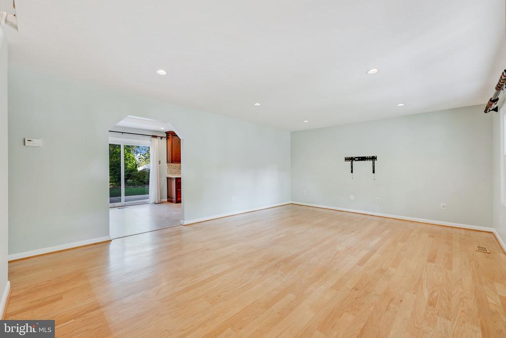 4326 MARINER LANE
