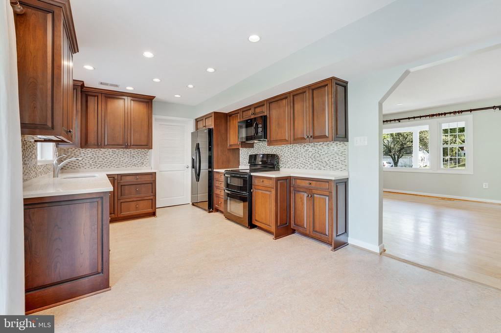 4326 MARINER LANE